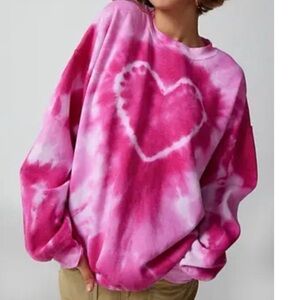 urban outfitters pink tie dye heart sweatshirt crewneck